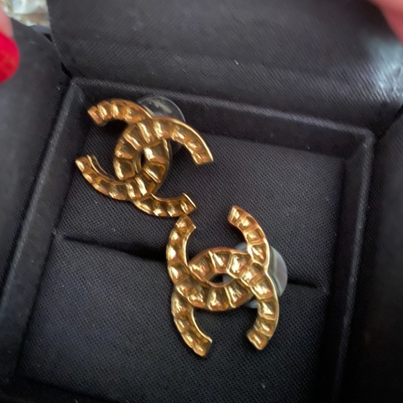 Sold Along the Nile Chanel studs - Picture 3 of 5